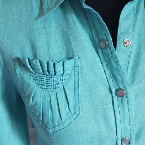 DKNY Active Linen Snap Button Down Top - Picture 4 of 8